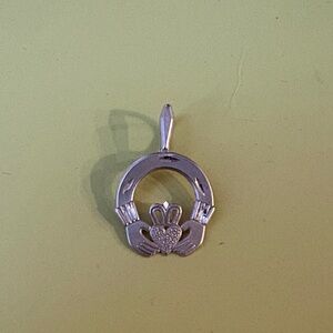 14k Yellow Gold Claddagh Pendant